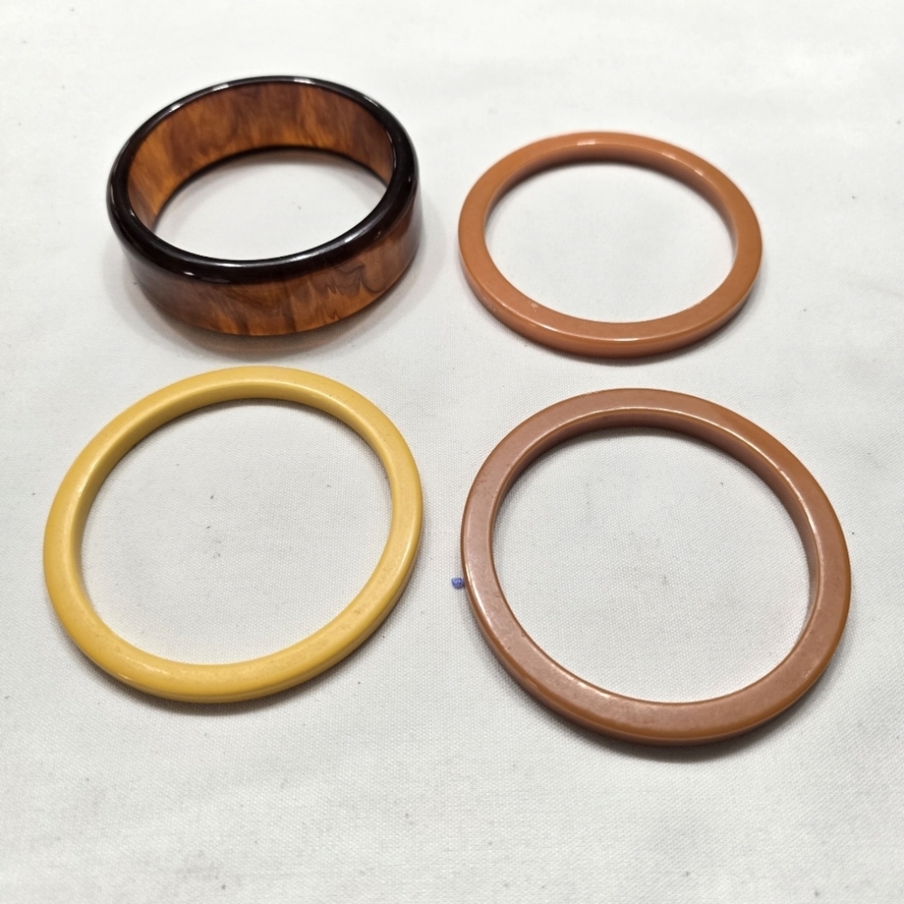 Vintage Bakelite Bangle Bracelets Set Of 4 Butterscotch Root Beer Colors
